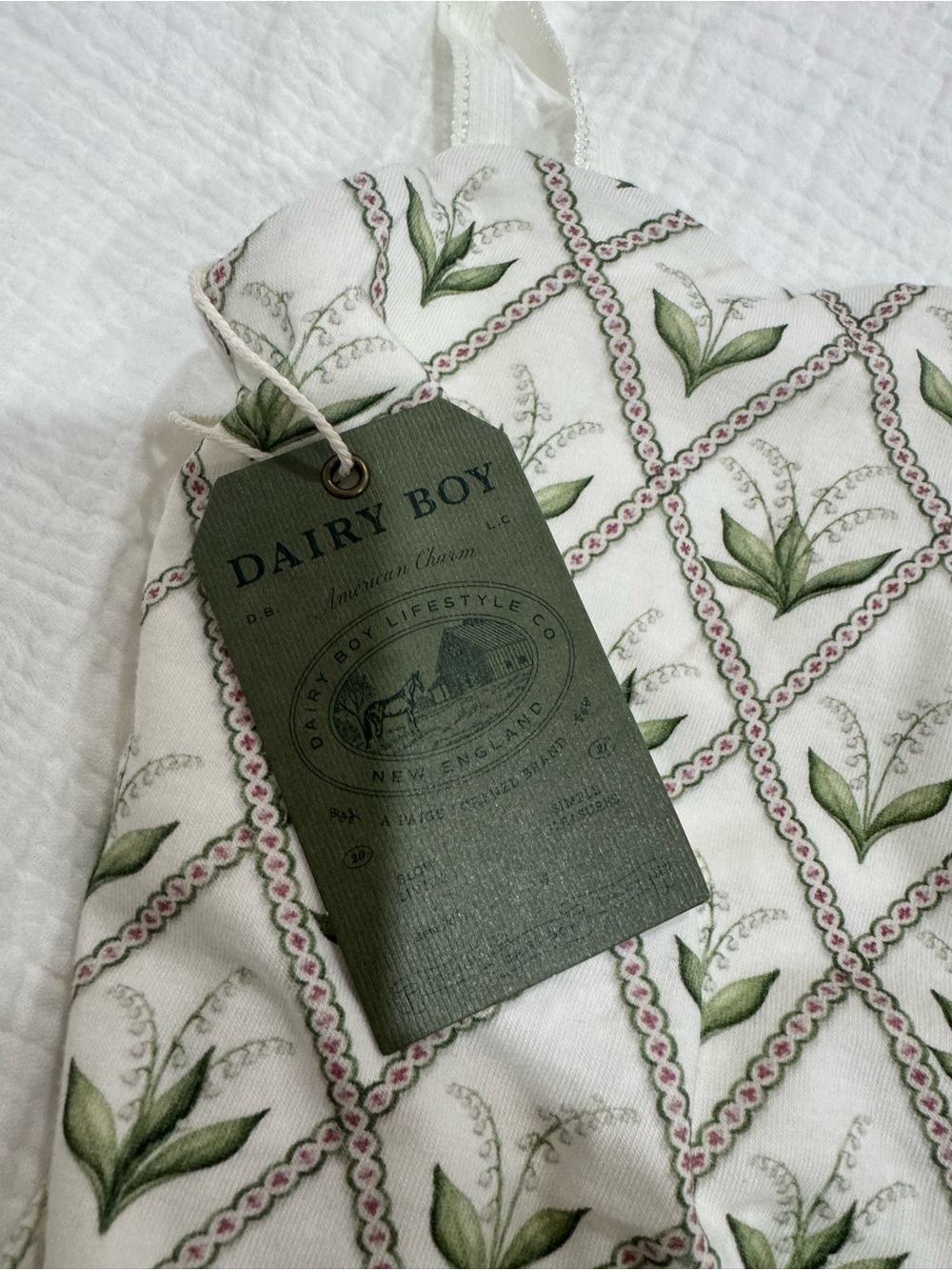 Dairy Boy Lily of the Valley Morning Tank / Morning Top size small NWT - Picture 2 of 6